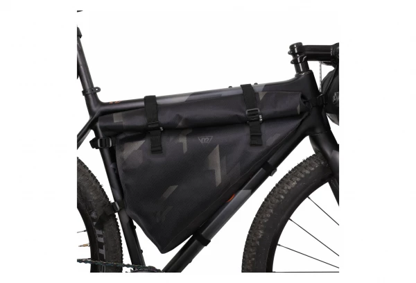 Sacoche De Cadre Woho XTouring Full Frame Bag Dry M 9L Noir Cyber-Camo Diamond 9 Sacoche De Cadre Woho XTouring Full Frame Bag Dry M 9L Noir Cyber-Camo Diamond – Image 7