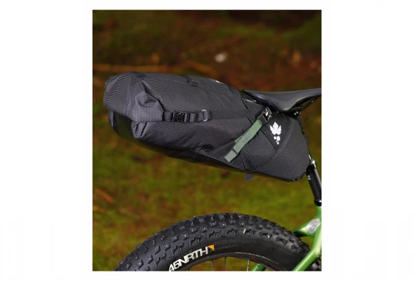 Sacoche De Selle Miss Grape Cluster 20 Waterproof 20L Noir 7 Sacoche De Selle Miss Grape Cluster 20 Waterproof 20L Noir – Image 5
