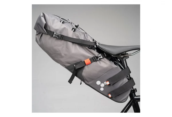 Sacoche De Selle Geosmina Large Seat Bag 15L Noir 6 Sacoche De Selle Geosmina Large Seat Bag 15L Noir – Image 4