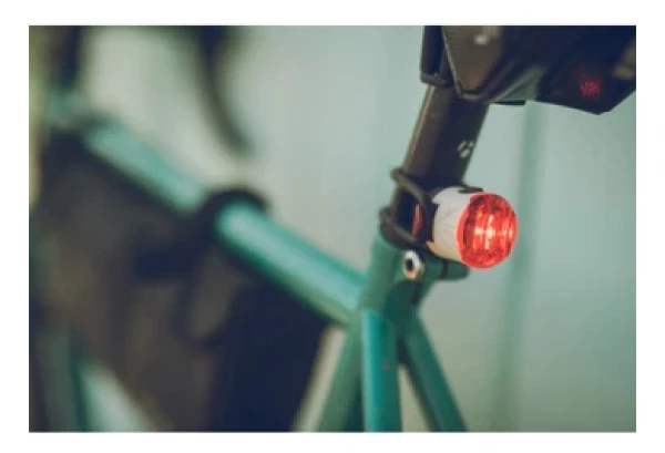 Eclairage Arrière Lezyne Femto USB Drive Rouge 5 Eclairage Arrière Lezyne Femto USB Drive Rouge – Image 3