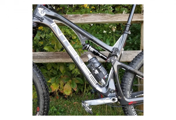 Support De Porte-Bidon Wolf Tooth B-RAD Half Bottle Adapter Noir 6 Support De Porte-Bidon Wolf Tooth B-RAD Half Bottle Adapter Noir – Image 4