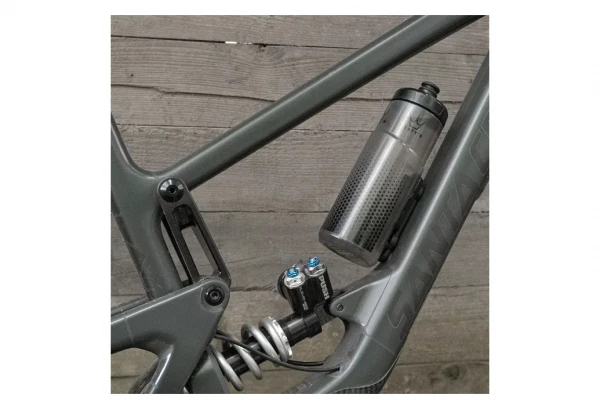 Bidon Peaty's X Fidlock 600ml Noir 5 Bidon Peaty's X Fidlock 600ml Noir – Image 3