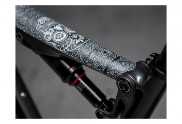 Kit De Protection Cadre Dyedbro Frame Día De Muertos Blanc 6 Kit De Protection Cadre Dyedbro Frame Día De Muertos Blanc – Image 4