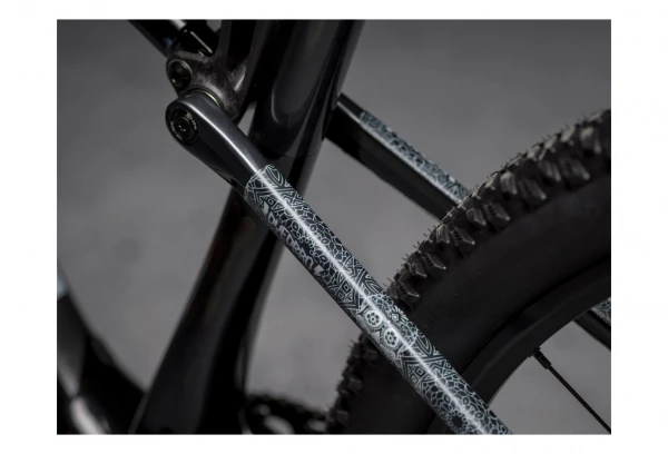 Kit De Protection Cadre Dyedbro Frame Día De Muertos Blanc 7 Kit De Protection Cadre Dyedbro Frame Día De Muertos Blanc – Image 5