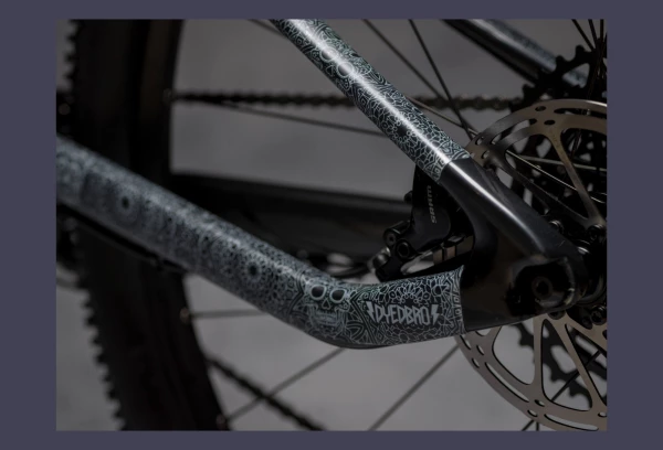 Kit De Protection Cadre Dyedbro Frame Día De Muertos Blanc 8 Kit De Protection Cadre Dyedbro Frame Día De Muertos Blanc – Image 6