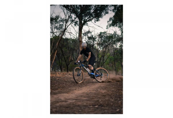 Eclairage Avant Knog PWR Mountain 2000 Lumens Noir 6 Eclairage Avant Knog PWR Mountain 2000 Lumens Noir – Image 4