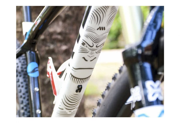 Kit Protection De Cadre ALL MOUNTAIN STYLE Honey Comb 9 Pcs - Gorille 8 Kit Protection De Cadre ALL MOUNTAIN STYLE Honey Comb 9 Pcs - Gorille – Image 6