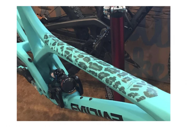 Kit Protection De Cadre ALL MOUNTAIN STYLE Honey Comb 9 Pcs - Cheetah 6 Kit Protection De Cadre ALL MOUNTAIN STYLE Honey Comb 9 Pcs - Cheetah – Image 5