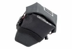 Sacoche De Selle Geosmina Saddle Pocket 0.6L Gris 10 Sacoche De Selle Geosmina Saddle Pocket 0.6L Gris -Equipement Vélo Gravel Soldes unnamed file 6703