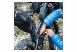 Sacoche De Cadre Geosmina Large Frame Bag MTB 5 L Noir 8 Sacoche De Cadre Geosmina Large Frame Bag MTB 5 L Noir -Equipement Vélo Gravel Soldes unnamed file 6709