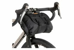Sacoche De Guidon Restrap Bar Bag 14 L Noir 10 Sacoche De Guidon Restrap Bar Bag 14 L Noir -Equipement Vélo Gravel Soldes unnamed file 6783