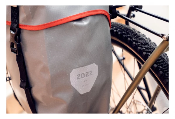 Sacoche De Porte-Bagages Ortlieb Bike-Packer Original 20L Gris Alu 11 Sacoche De Porte-Bagages Ortlieb Bike-Packer Original 20L Gris Alu – Image 9