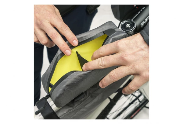 Sacoche De Cadre Geosmina Bikepacking Top Tube Small 0.6L Gris 6 Sacoche De Cadre Geosmina Bikepacking Top Tube Small 0.6L Gris – Image 4