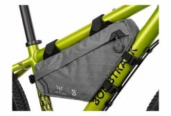 Sacoche De Cadre Bombtrack X Apidura 2.4 L Gris 12 Sacoche De Cadre Bombtrack X Apidura 2.4 L Gris -Equipement Vélo Gravel Soldes unnamed file 7681
