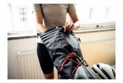 Sacoche De Selle Ortlieb Seat Pack 16.5L Noir 14 Sacoche De Selle Ortlieb Seat Pack 16.5L Noir -Equipement Vélo Gravel Soldes unnamed file 8