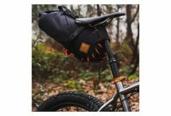 Sacoche De Selle Restrap Saddle Bag 8L Noir Orange -Equipement Vélo Gravel Soldes unnamed file 879
